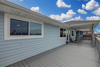 1099 Redfish St in Hitchcock, TX - Building Photo - Building Photo
