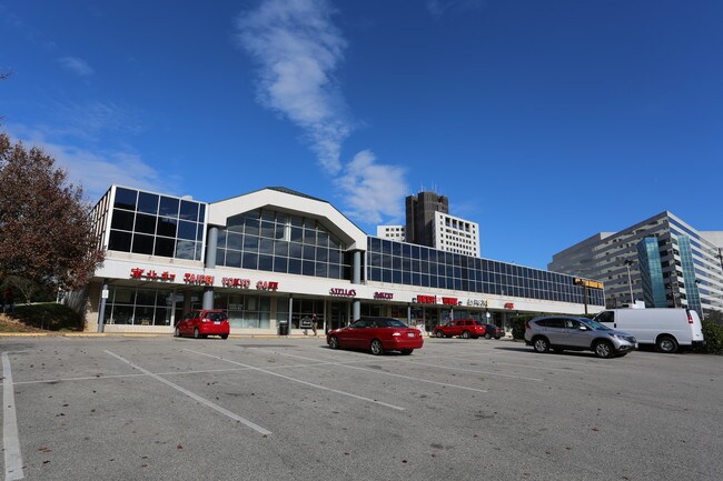 11560 Rockville Pike in Rockville, MD - Foto de edificio - Building Photo