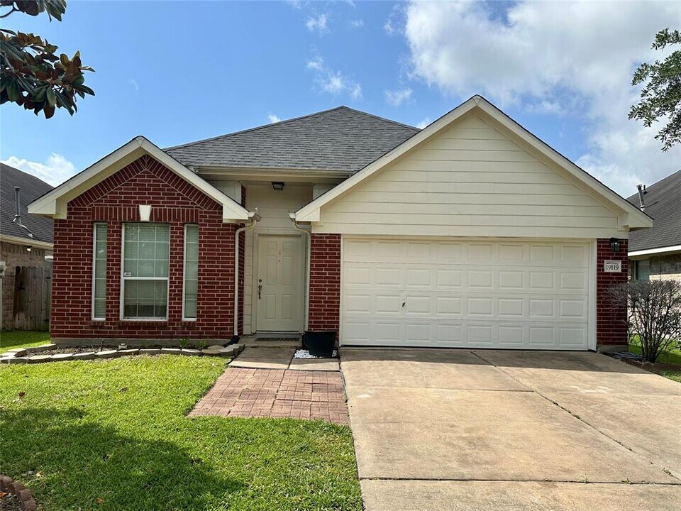 19119 Field Cottage Ln in Richmond, TX - Building Photo