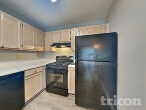 1831 Commonwealth Dr in Woodstock, GA - Foto de edificio - Building Photo