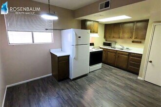 905 S Ash Ave in Tempe, AZ - Foto de edificio - Building Photo