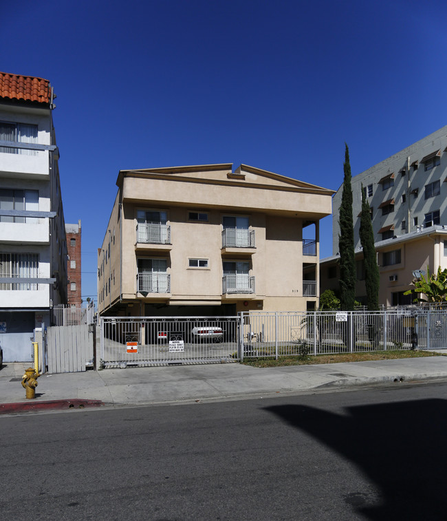 519 S Serrano Ave in Los Angeles, CA - Building Photo - Building Photo