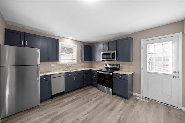 11 Manor Dr in Collinsville, IL - Building Photo - Building Photo