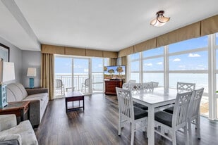 2504 N Kings Hwy in Myrtle Beach, SC - Building Photo