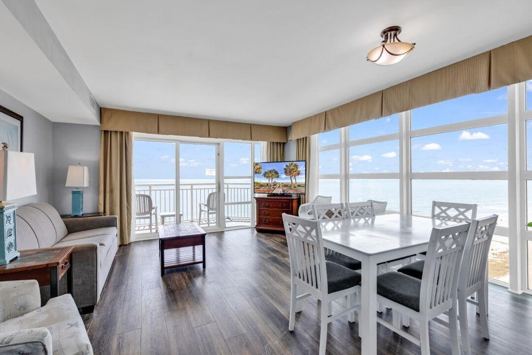 2504 N Kings Hwy in Myrtle Beach, SC - Building Photo