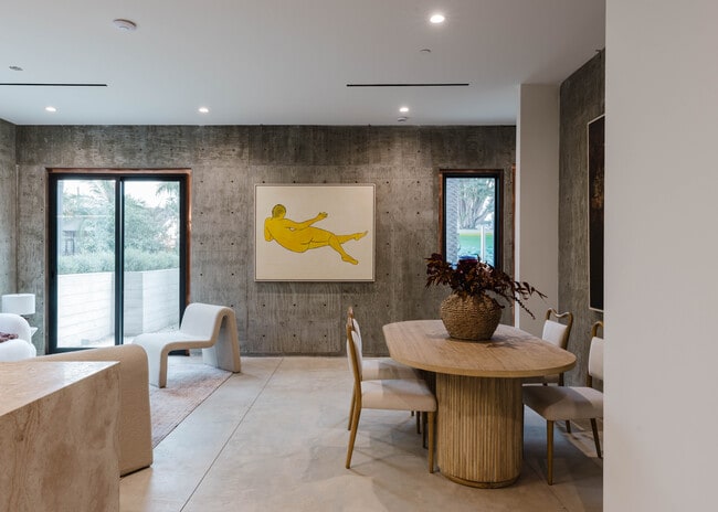 2855 S Sycamore Ave in Los Angeles, CA - Foto de edificio - Building Photo