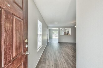 15515 Echo Stable Ln in Cypress, TX - Foto de edificio - Building Photo