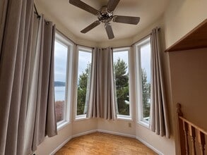 9923 Pull And Be Damned Rd in La Conner, WA - Building Photo - Building Photo