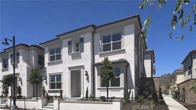 110 Sunnyside in Irvine, CA - Building Photo - Building Photo