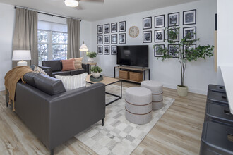 Yugo Auburn North in Auburn, AL - Building Photo - Interior Photo