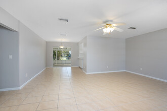 1587 N Page Dr in Deltona, FL - Building Photo - Building Photo