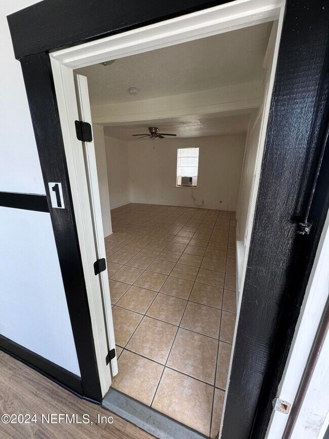 135 E 17th St-Unit -1 in Jacksonville, FL - Building Photo - Building Photo