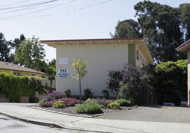 951-955 Karol Way in San Leandro, CA - Building Photo - Building Photo