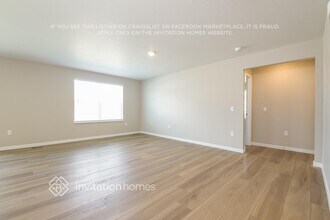 22017 E 39th Pl in Aurora, CO - Foto de edificio - Building Photo