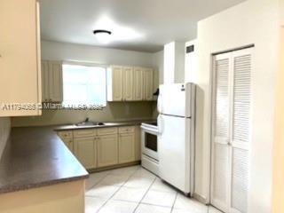 181 NW 47th Ave in Miami, FL - Foto de edificio - Building Photo