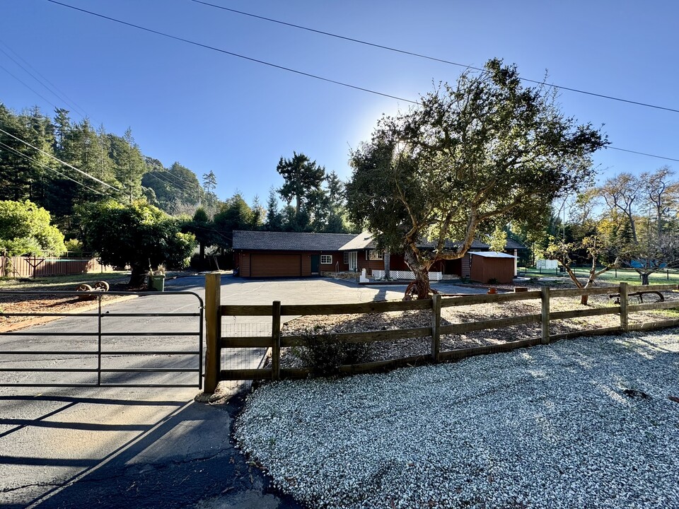 4565 Cherryvale Ave in Soquel, CA - Building Photo