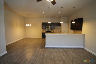 342 Creekside Curve in New Braunfels, TX - Building Photo - Building Photo