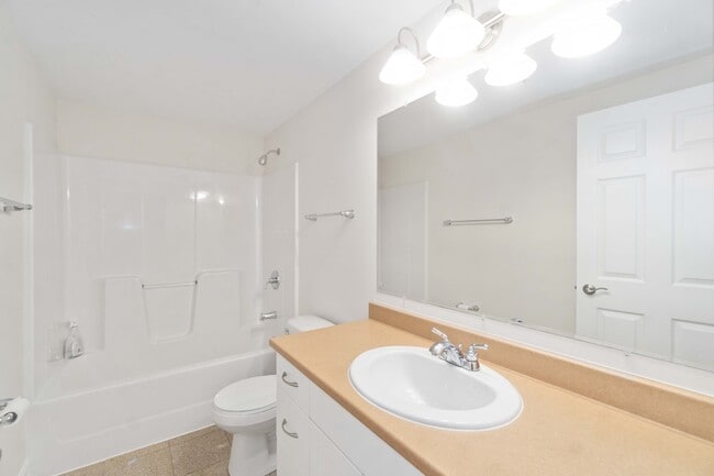 property at 10 Horizon Ct