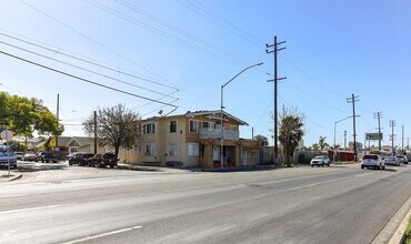 200 W Slauson Ave in Los Angeles, CA - Building Photo - Building Photo