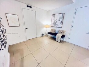 31 SE 6th St in Miami, FL - Building Photo - Building Photo
