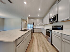 300 Anastasia Park Rd in St. Augustine, FL - Foto de edificio - Building Photo