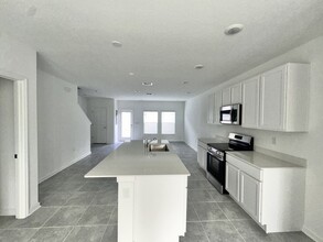 11315 Rising Sun St in Orlando, FL - Building Photo - Building Photo