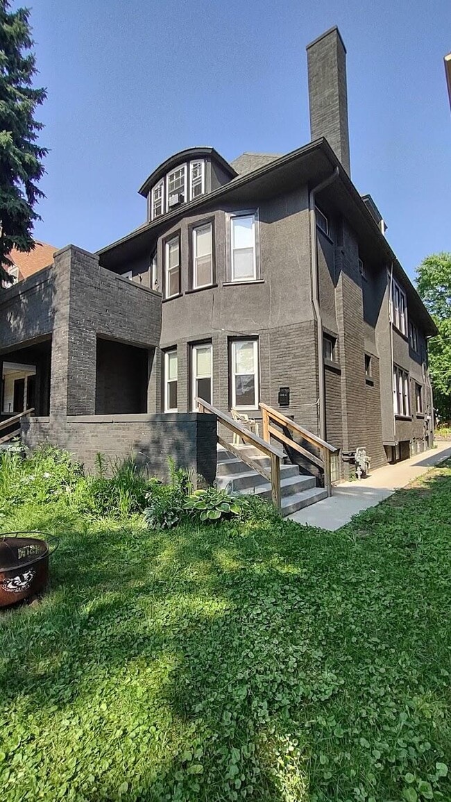 property at 3038 N Farwell Ave