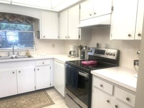 1625 Elinor Pl in Englewood, FL - Building Photo - Building Photo