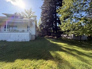 227 Meade St in Ashland, OR - Building Photo - Building Photo