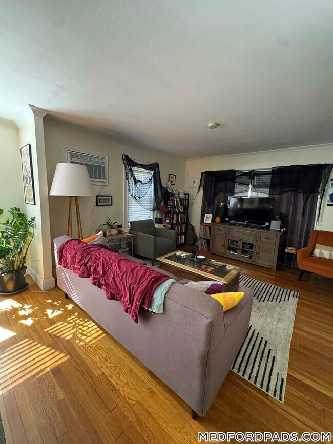 883 Fellsway in Medford, MA - Building Photo - Building Photo