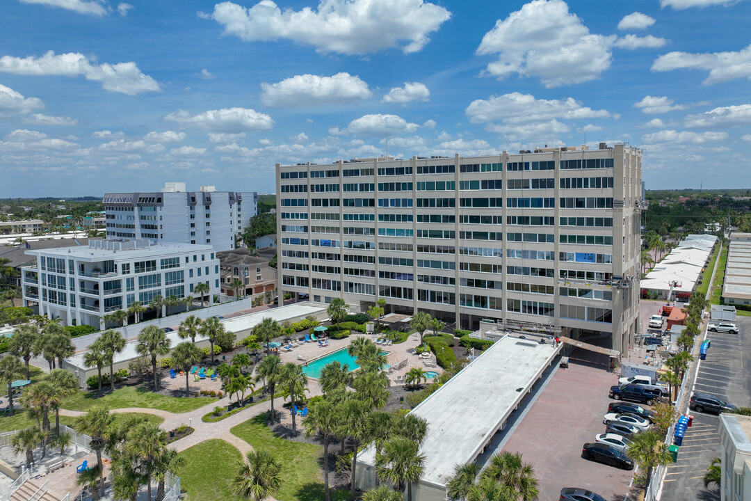 Horizons West in Sarasota, FL - Building Photo