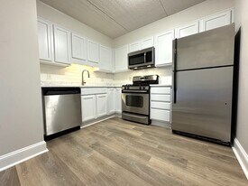 1500 Worcester Rd in Framingham, MA - Building Photo