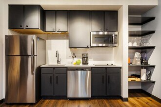 611 Commerce St in New Orleans, LA - Building Photo - Building Photo
