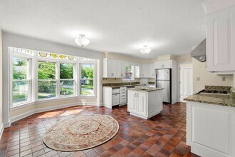 10 Sumac Cir in Holden, MA - Building Photo - Building Photo