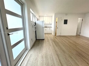 100 Madeira Ave in Coral Gables, FL - Building Photo - Building Photo