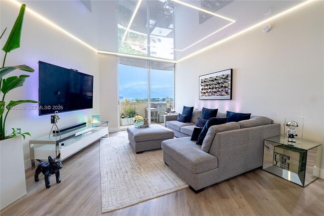 property at 19501 W Country Club Dr