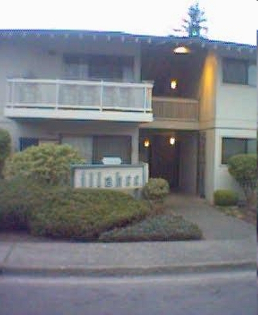 Illahee Apartments in Bellevue, WA - Building Photo - Building Photo