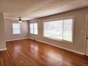 1247 E Bennett St in Springfield, MO - Building Photo - Building Photo