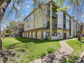 807 W 25th St, Unit 102 in Austin, TX - Building Photo - Building Photo