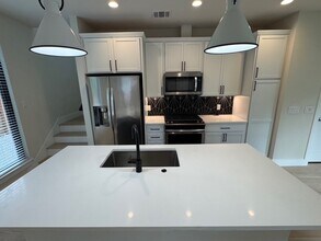 1101 1/2 Fiesta St in Austin, TX - Building Photo - Building Photo