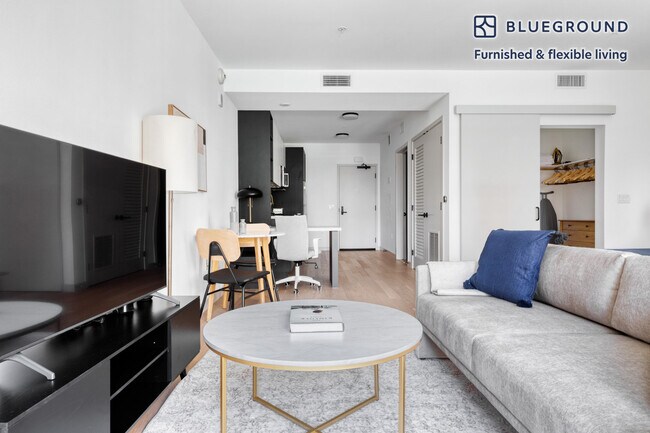 6200 Hollywood Blvd, Unit FL1-ID686 in Los Angeles, CA - Building Photo - Building Photo