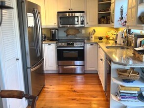12 Masons Island Rd in Stonington, CT - Building Photo - Building Photo