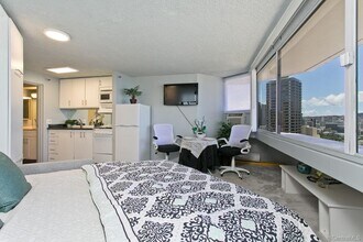 1700 Ala Moana Blvd-Unit -3204 in Honolulu, HI - Building Photo - Building Photo