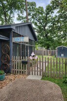 1604 Hailey St in Conroe, TX - Building Photo