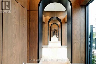 30-230 Inn On The Pk Dr in Toronto, ON - Building Photo - Building Photo