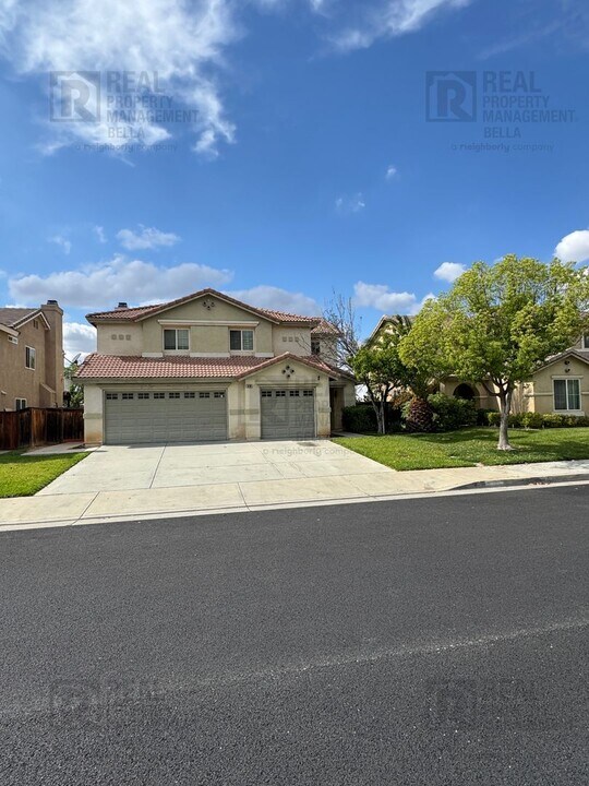16285 Vía Ultimo in Moreno Valley, CA - Building Photo