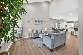 2259 Hadleigh Hills Ct in Navarre, FL - Foto de edificio - Building Photo