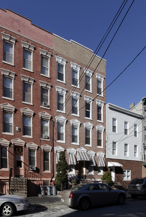 406 Adams St in Hoboken, NJ - Building Photo