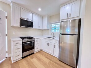 17927 Welby Way in Los Angeles, CA - Building Photo - Building Photo
