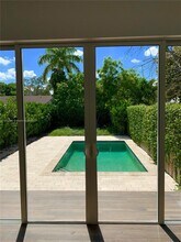 2852 SW 32nd Ct in Miami, FL - Building Photo - Building Photo